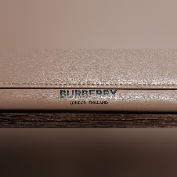 Burberry Tan Leather Laptop Case - Picture 2 of 6